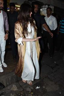 Kriti Sanon feet photo thumbnail