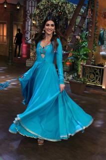 Kriti Sanon feet photo thumbnail