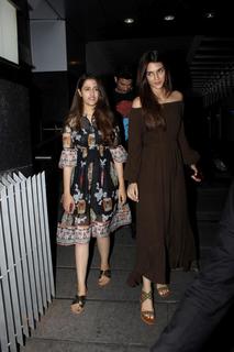 Kriti Sanon feet photo thumbnail