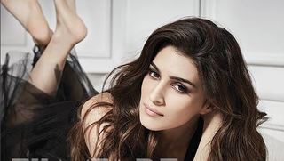 Kriti Sanon feet photo thumbnail