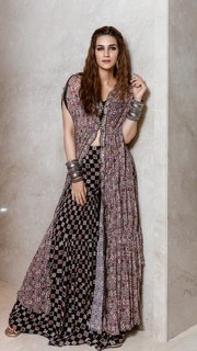 Kriti Sanon feet photo thumbnail