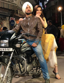 Kriti Sanon feet photo thumbnail