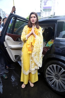 Kriti Sanon feet photo thumbnail