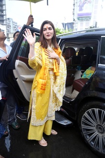 Kriti Sanon feet photo thumbnail
