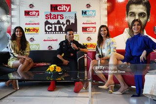 Kriti Sanon feet photo thumbnail