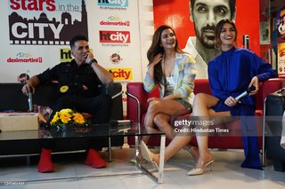 Kriti Sanon feet photo thumbnail