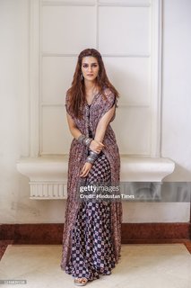 Kriti Sanon feet photo thumbnail