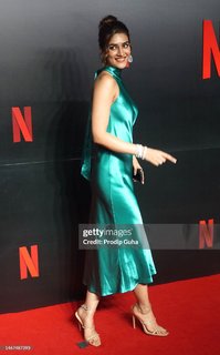 Kriti Sanon feet photo thumbnail