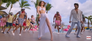 Kriti Sanon feet photo thumbnail