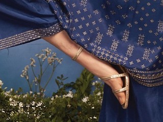 Kriti Sanon feet photo thumbnail