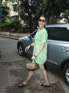 Kriti Sanon feet photo thumbnail