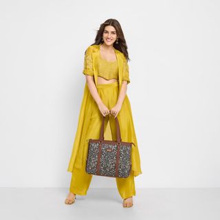 Kriti Sanon feet photo thumbnail