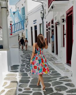 Kriti Sanon feet photo thumbnail