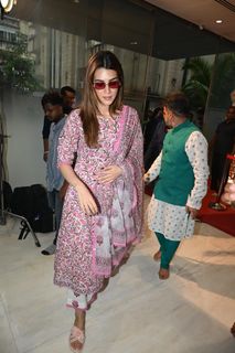 Kriti Sanon feet photo thumbnail