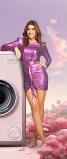 Kriti Sanon feet photo 10