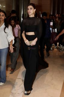 Kriti Sanon feet photo 14