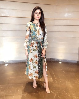 Kritika Kamra feet photo 3