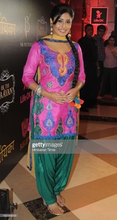 Kritika Kamra feet photo 7