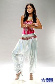 Kritika Kamra feet photo 3