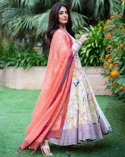 Kritika Kamra feet photo 6