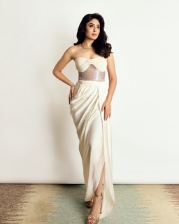 Kritika Kamra feet photo 3