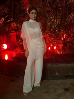 Kritika Kamra feet photo 11