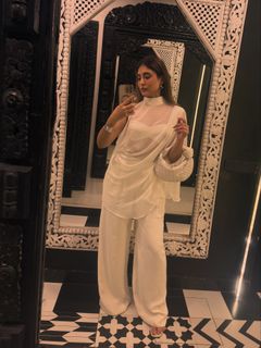 Kritika Kamra feet photo 10