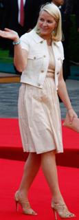 Kronprinsesse Mette Marit feet photo 1