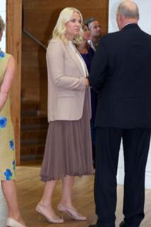 Kronprinsesse Mette Marit feet photo 13