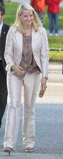 Kronprinsesse Mette Marit feet photo 7