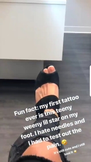Krystal Bee feet photo 4