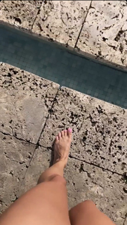 Krystal Bee feet photo 17