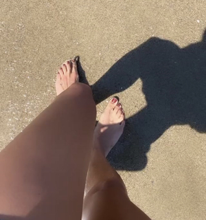 Krystal Bee feet photo 6