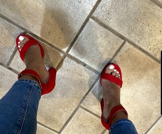 Krystal Bee feet photo 11