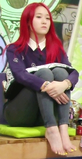 Krystal Jung feet photo thumbnail