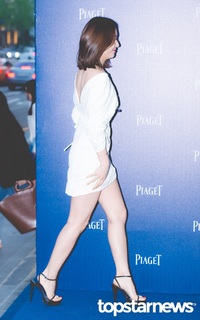 Krystal Jung feet photo thumbnail