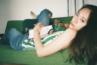 Krystal Jung feet photo thumbnail