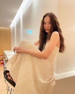 Krystal Jung feet photo thumbnail