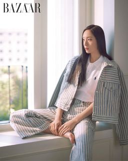 Krystal Jung feet photo thumbnail