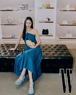 Krystal Jung feet photo thumbnail