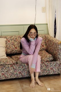 Krystal Jung feet photo thumbnail