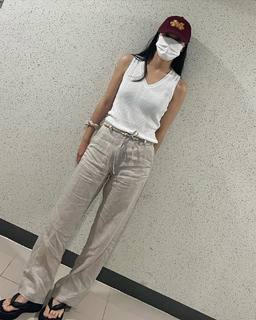 Krystal Jung feet photo thumbnail