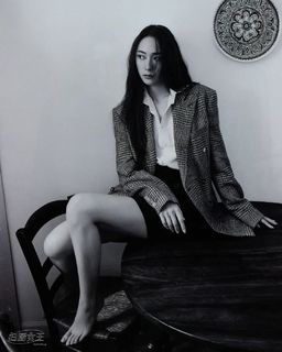 Krystal Jung feet photo thumbnail