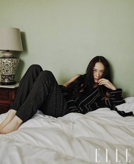 Krystal Jung feet photo thumbnail