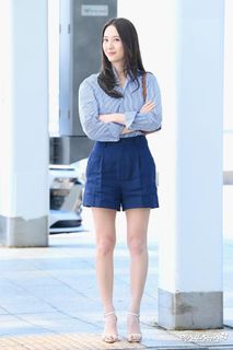 Krystal Jung feet photo thumbnail