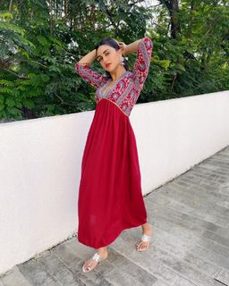 Krystel D'Souza feet photo 3