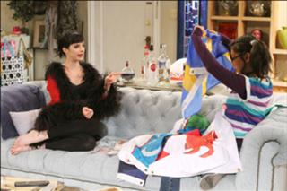 Krysten Ritter feet photo thumbnail