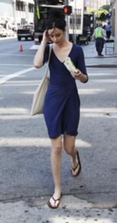 Krysten Ritter feet photo thumbnail