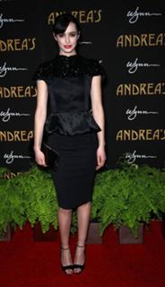 Krysten Ritter feet photo thumbnail