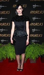 Krysten Ritter feet photo thumbnail